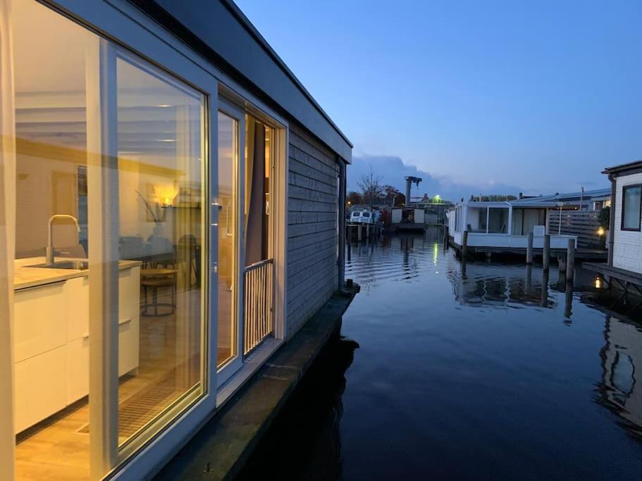 Quiet Waterloft Near Amsterdam And Schiphol Ws17 Hotel Aalsmeer Eksteriør billede