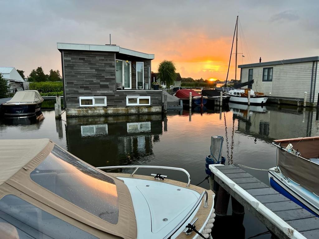 Quiet Waterloft Near Amsterdam And Schiphol Ws17 Hotel Aalsmeer Eksteriør billede